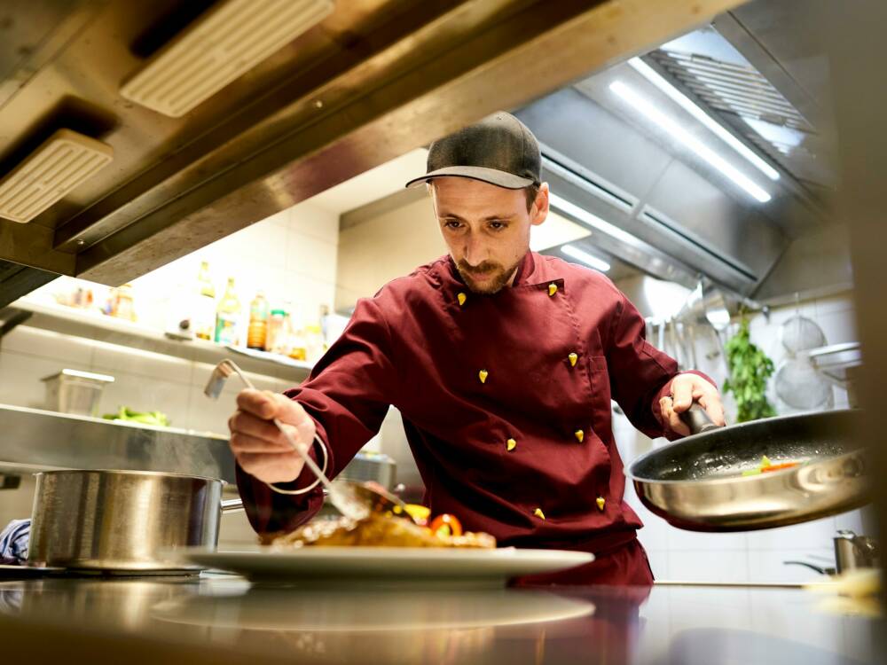 Koch Daniel Kumar kombiniert französische Küche mit orientalischen Einflüssen / ©Marc Sill