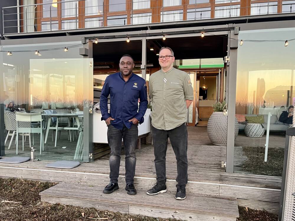 Nelson Müller und Deichkind-Küchenchef Markus Friederici haben gemeinsam für 120 Gäste gekocht / ©Alice von der Laden 