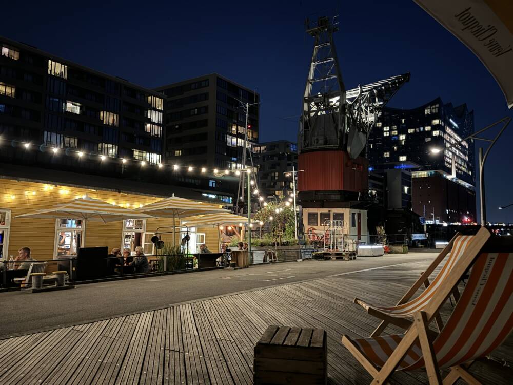 Nicht nur am, sondern auf dem Wasser gebaut: Wild Scandinavian Cooking in der HafenCity / ©Wild Scandinavian Cooking