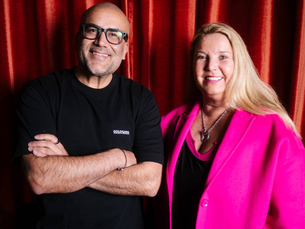 Sie sind die Neuen an den Mikros: Gastroflüsterer Kemal Üres und Verlegerin Tanya Kumst / ©Kazim Gunyar