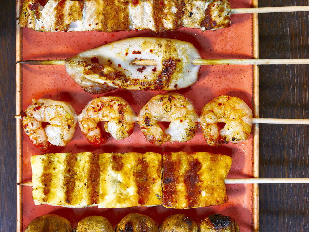 Spießiges Allerlei: In der Spiesserei wird Fleisch, Fisch und Gemüse aufgespiest / ©Marc Sill
