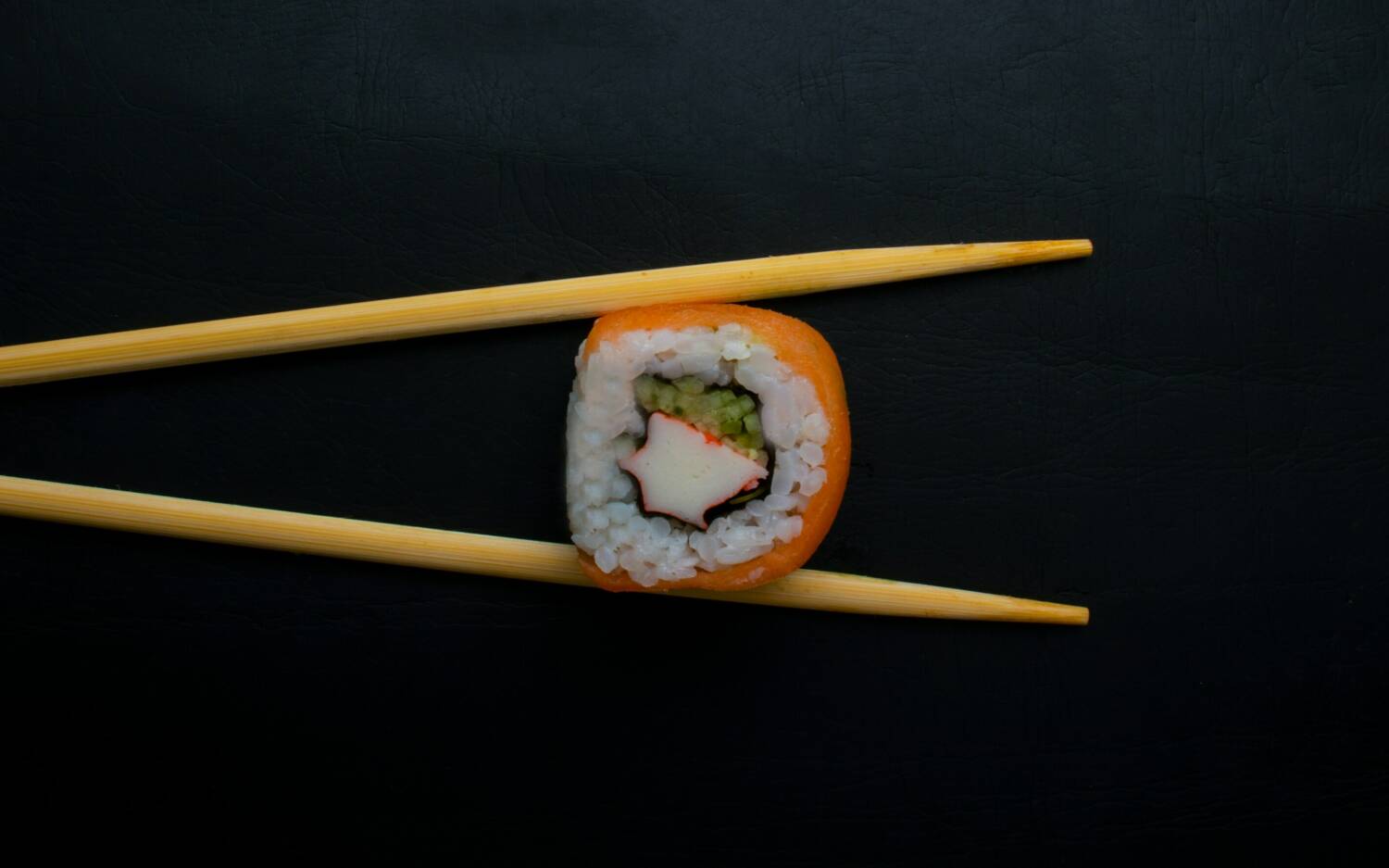Sushi-Fans kommen im Henssler und Henssler in Altona voll auf ihre Kosten / ©Unsplash/Mahmoud Fawzy