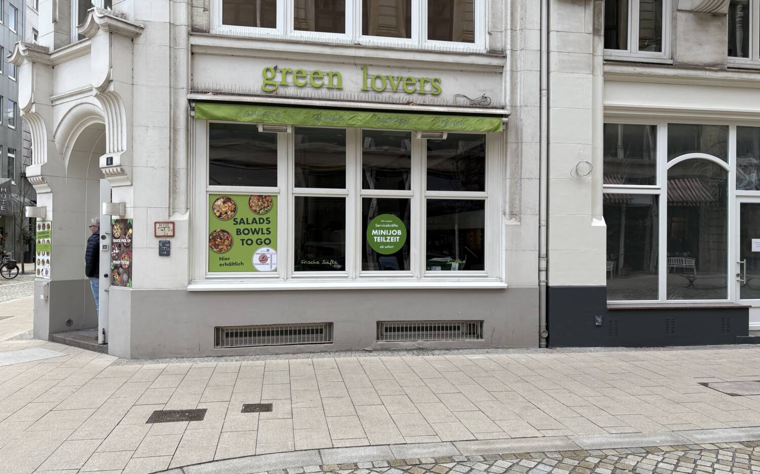 Das Restaurant von Green Lovers wird voraussichtlich am 19. März wiedereröffnet, nachdem es seit Juni 2024 wegen eines Wasserschadens geschlossen war / ©Alex Goldstein