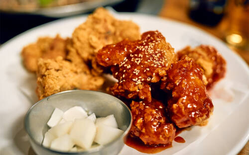 Frittiertes Huhn koreanischer Art in der Seoul Station / ©Marc Sill