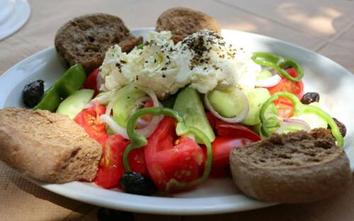 Griechisches Flair im The Greek in Timmendorfer Strand / ©Unsplash/ Yevheniia