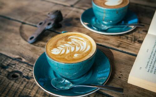 Guter Kaffee für Generationen und Kulturen gibt’s im Schmidtchen im KörberHaus  / ©Unplash / Timothy Barlin