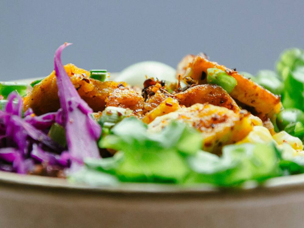 Hier kann vor allem der Salat mit seiner fruchtig-frischen Note überzeugen / ©Unsplash/Anh Nguyen