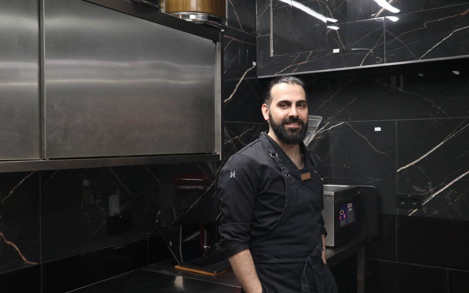 Küchenchef im neuen Nara: Ali Nawrozi freut sich über die Eröffnung am 20. Februar / ©Alice von der Laden