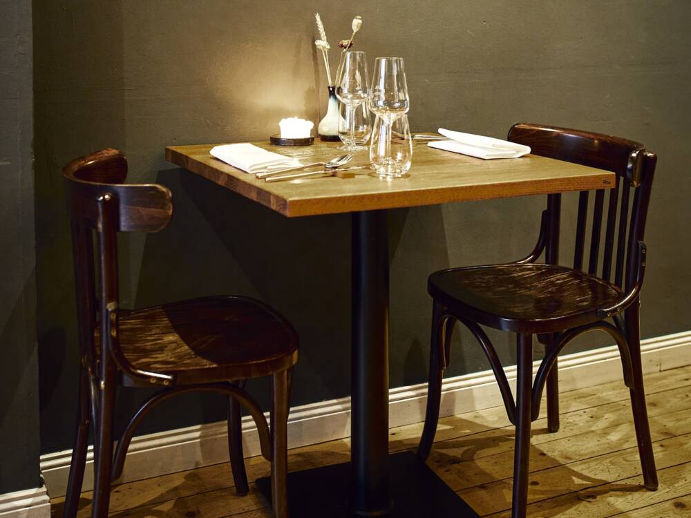 Tisch für Zwei: Wer ein romantisches Restaurant in Hamburg sucht, ist im Heimatjuwel gut aufgehoben / ©Marc Sill 