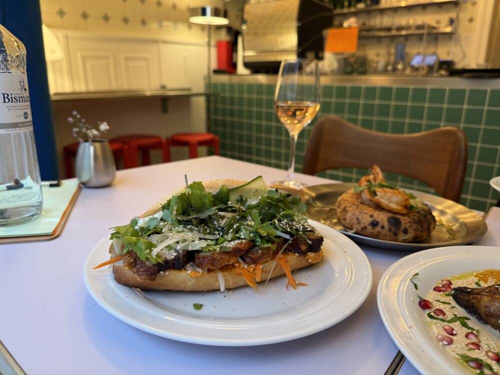 Banh Mi zum Mittag? Das Otti Chii in Ottensen serviert von früh bis spät Gerichte aus Nahost und Asien / ©Carlotta Maas 