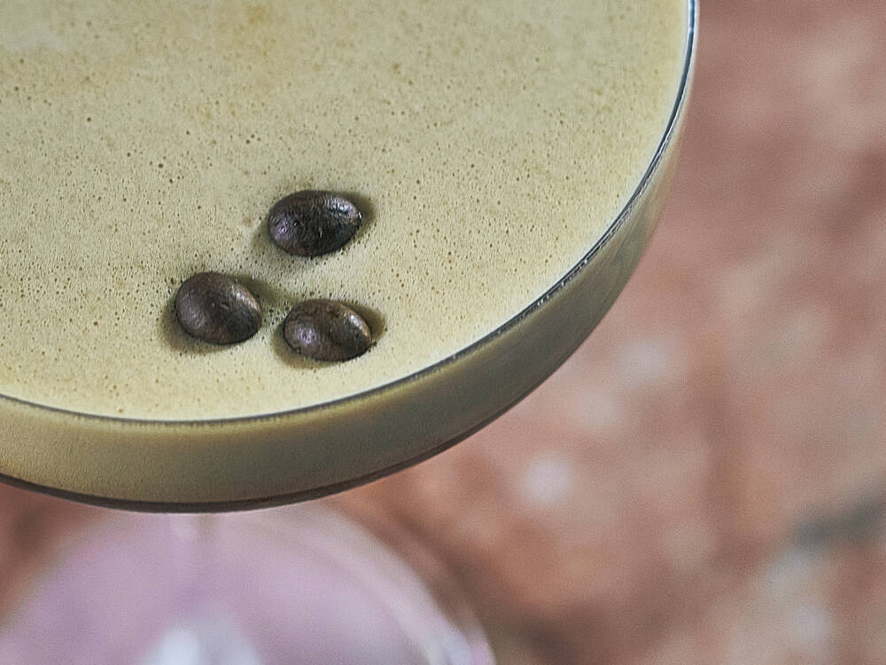 Bars in Hamburg: Im Liquid Garden gibt es Klassiker wie den Espresso Martini und ausgefallene Kreationen / ©Marc Sill