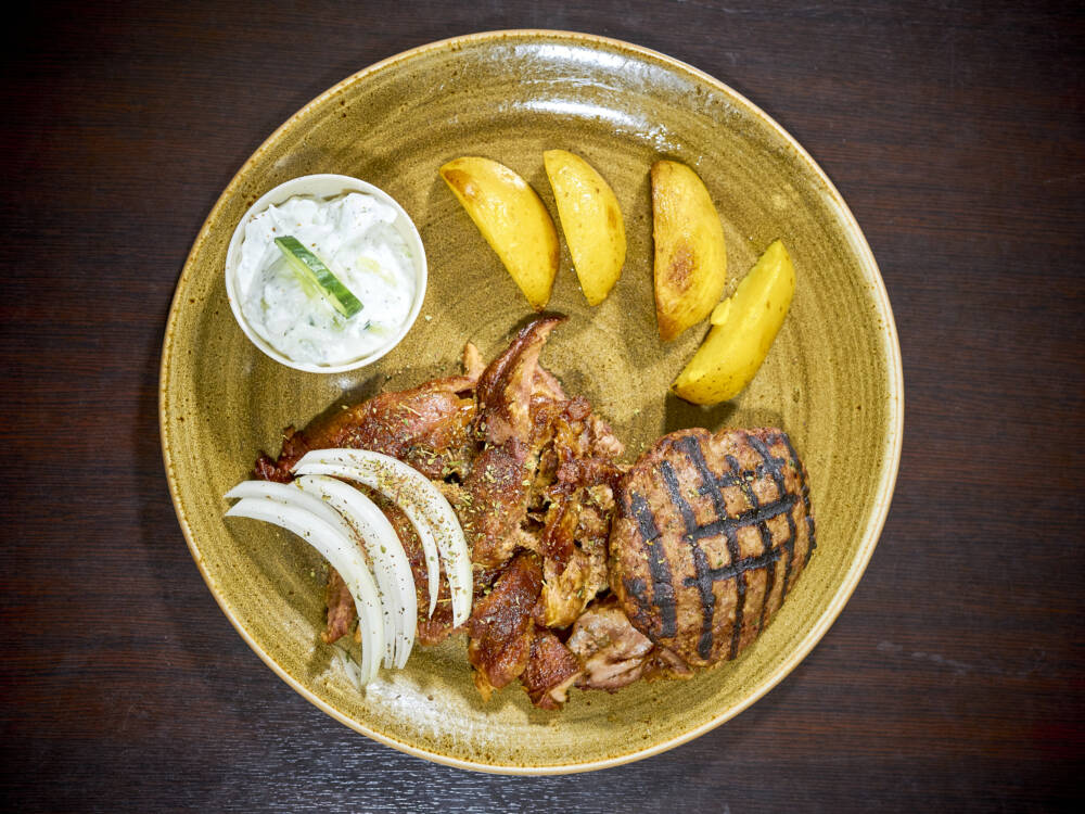 Die Hauptspeisen werden in großer und kleiner Variante angeboten / ©Marc Sill