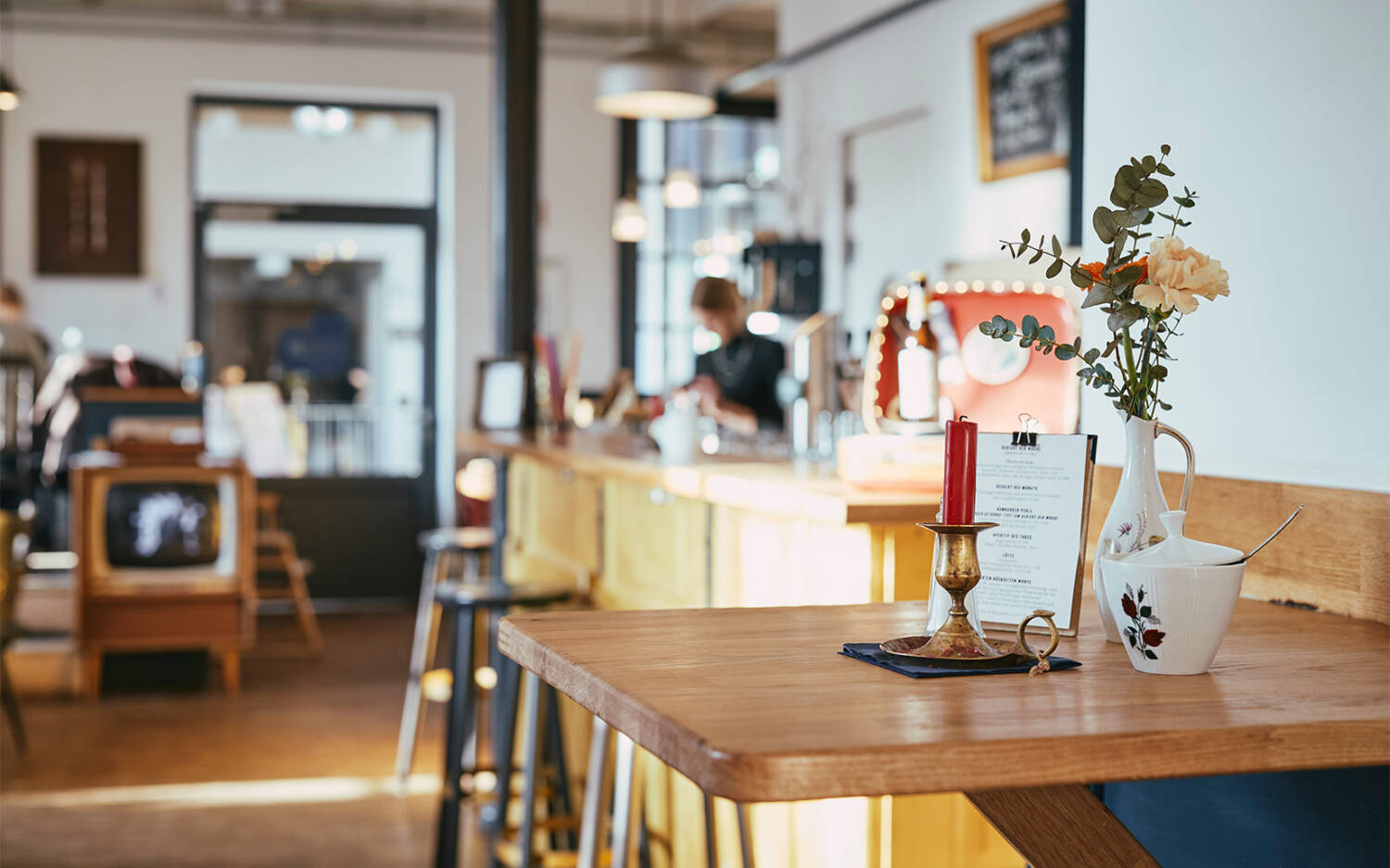 Gemütlich, lecker, bodenständig: Das LüttLiv ist eins von unseren zehn liebsten Restaurants in Barmbek / ©LüttLiv