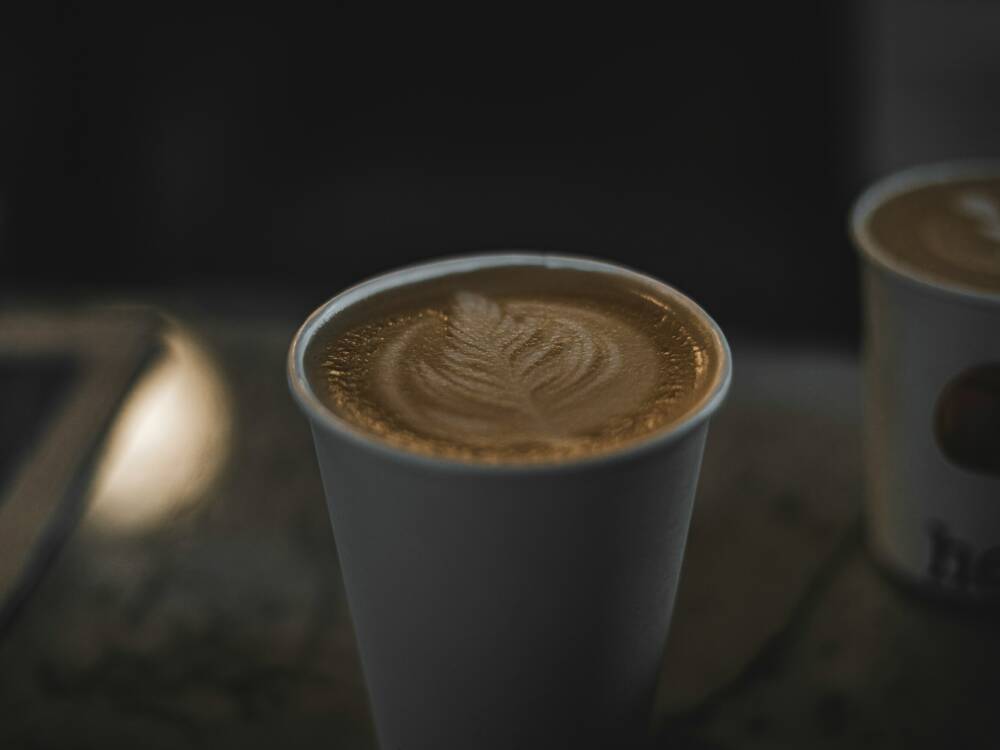 Genieße im Café Gray15 den Kaffee von der Berliner-Rösterei „Bonanza Coffee Roasters“ / ©Unsplash/Agentseed
