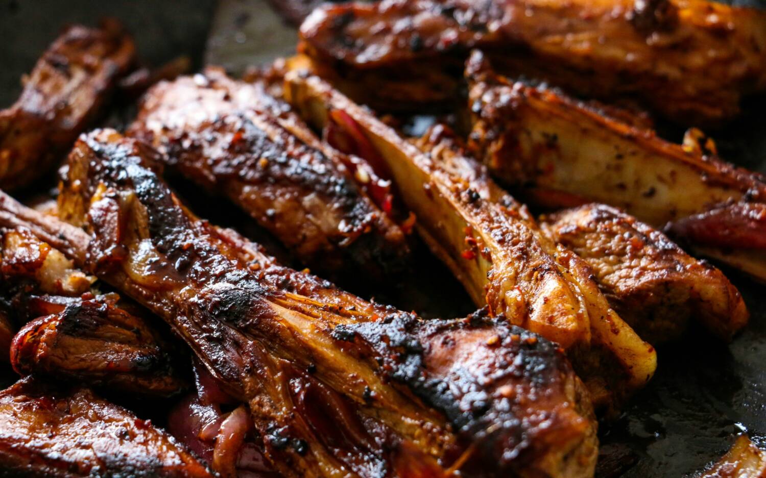 Im Jazz Café gibt es italienisch-amerikanische Küche, wie zum Beispiel: Spareribs!  / ©Unsplash/Ahmad