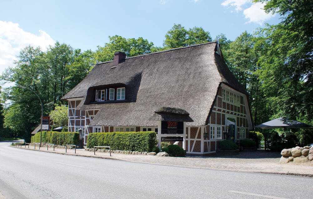 In dem Reetdachhaus an der Alsterschleife wird seit dem 1. März wieder international gekocht / ©Stocks