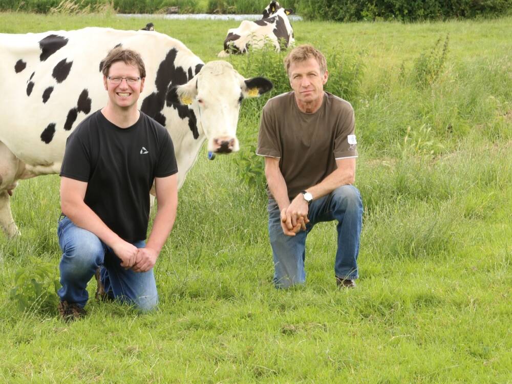 Jan-Hendrik Langeloh und  Rainer Kohrs vom Milchhof Reitbrook / ©Florian Büh