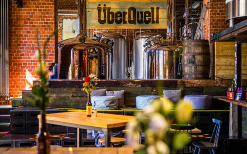 Leckere Pizzen und selbst gebrautes Bier im hippen Szene-Laden ÜberQuell in den Riverkasematten / ©ÜberQuell