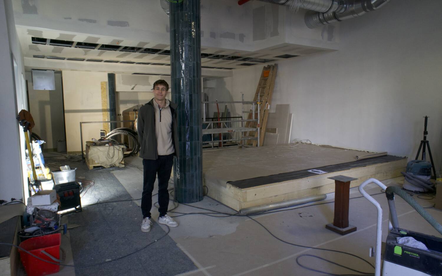 Steht noch auf einer Baustelle: Nils Rupp ist Restaurantleiter in der neuen Fasan-Stube im Nikolaiviertel / ©Fasan-Stube