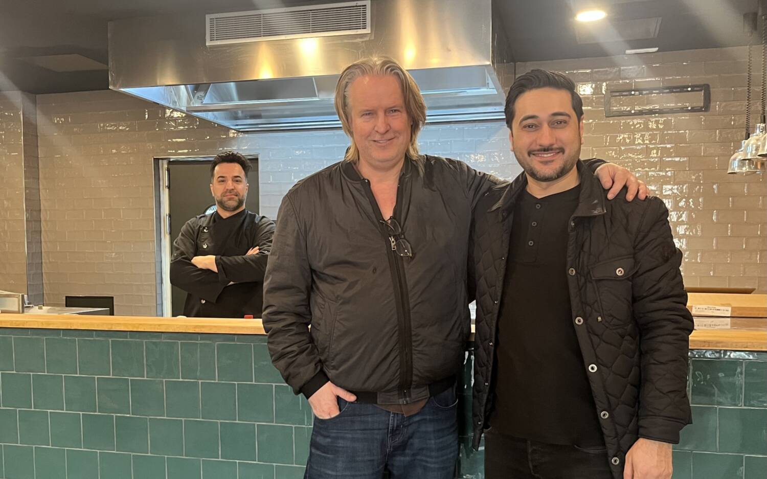 Behzad Reziyan, Dirk Schümann und Samir Omid haben gemeinsam das Farina di Nonna in Ottensen eröffnet / ©Genuss-Guide