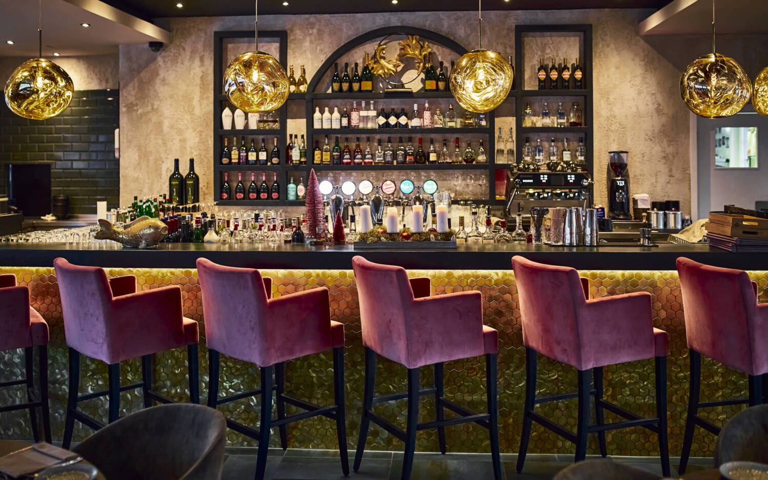 Das Fine-Dining-Fischrestaurant Blue Mare punktet nicht nur mit kreativen Kombinationen, sondern auch durch stilvolles Ambiente /©Marc Sill