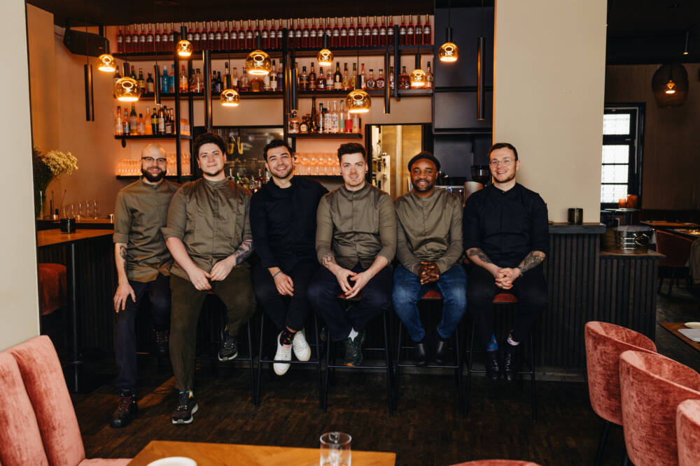Das Team des Koer vereint Leichtigkeit und Gourmetküche / ©Julia Schumacher