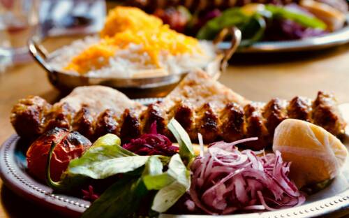 Du willst Streetfood aus Armenien ausprobieren? Dann ab zum Jerewan Grill! / ©Unsplash/Garvit Nama