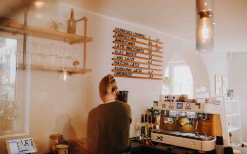 In Eppendorfs Kegelhofstraße werden also weiterhin gesunde Bowls, süße Pancakes und Rührei mit Sylter Brot angeboten / ©Palena