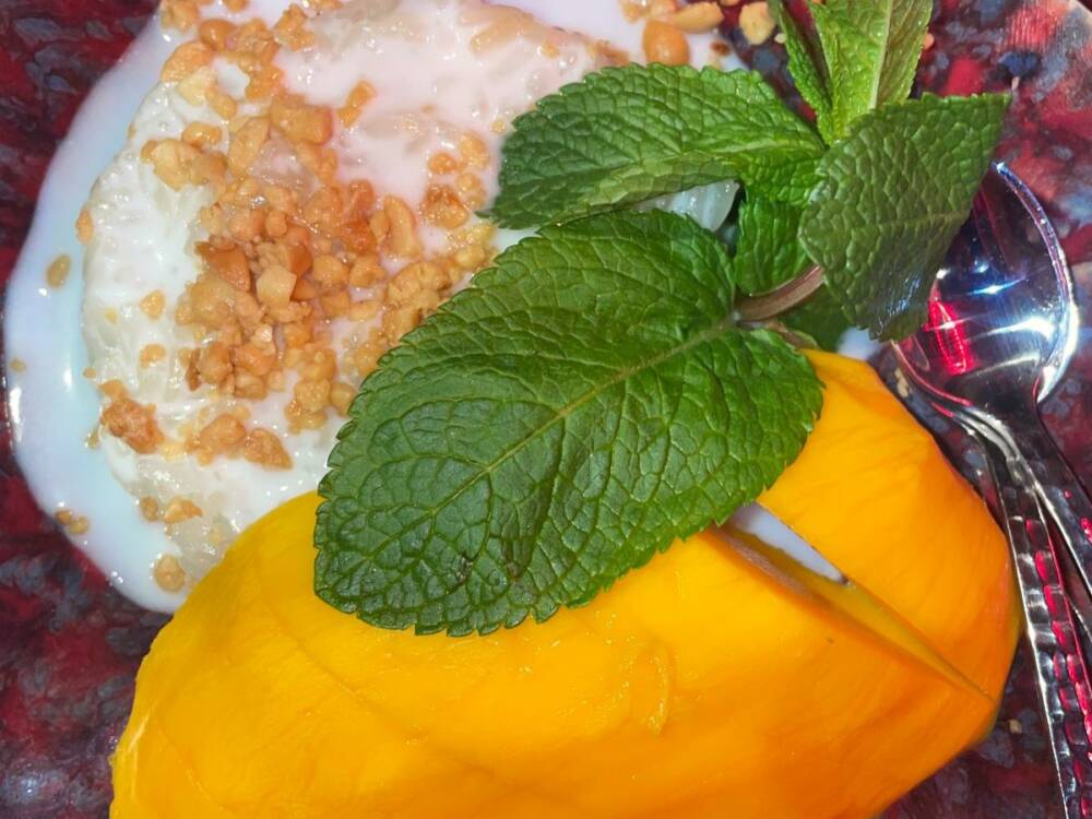 Leckeren Mango-Sticky-Reis gibt es bei Sabai Dee Mai / ©Luca Heinze