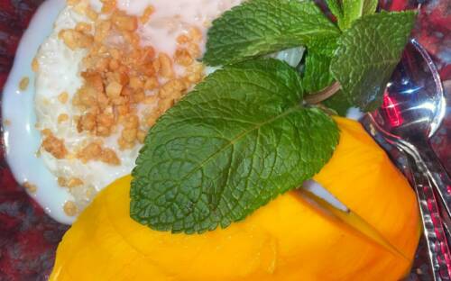 Leckeren Mango-Sticky-Reis gibt es bei Sabai Dee Mai / ©Luca Heinze