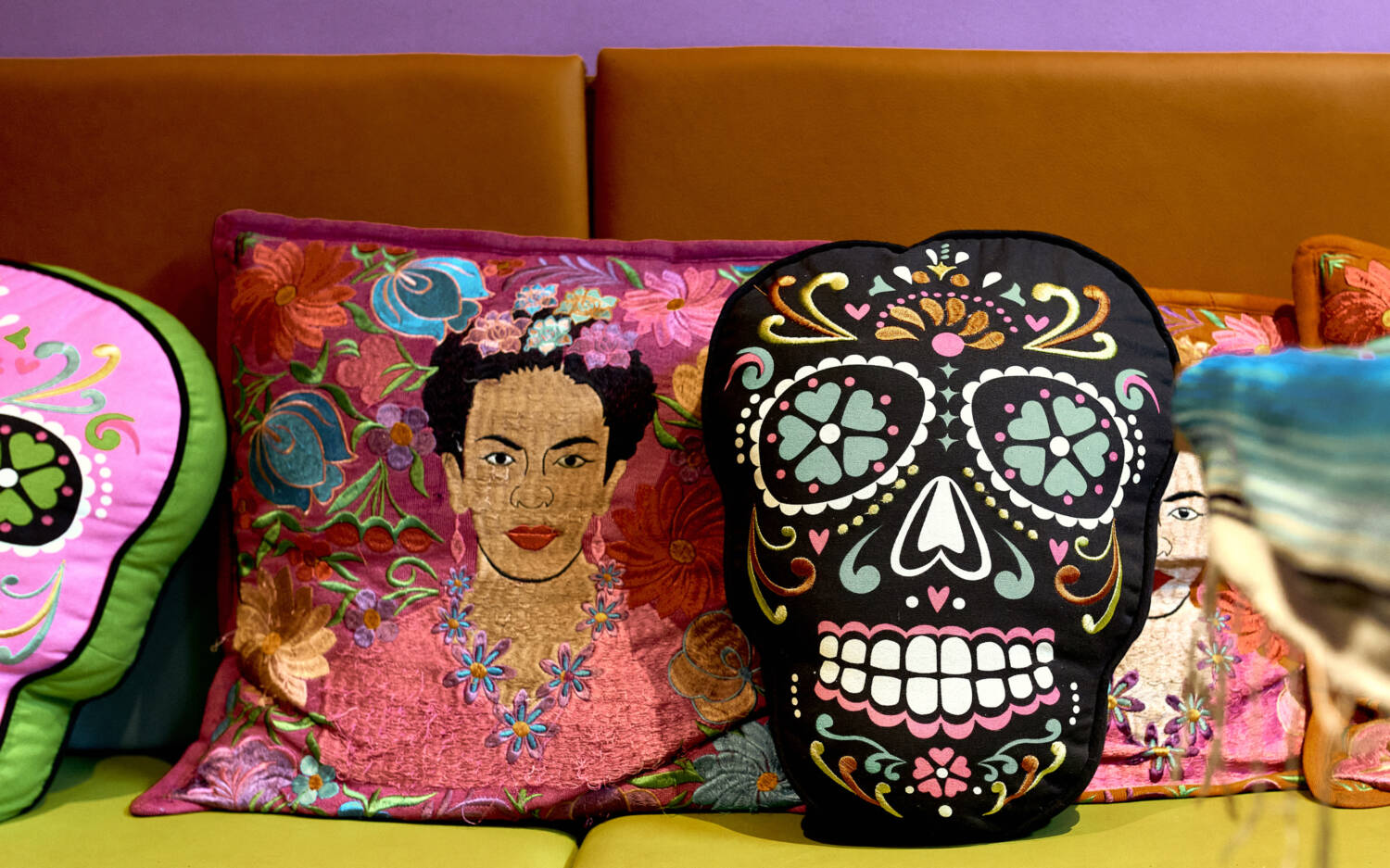 Die Dekoration des Restaurants zeigt berühmte mexikanische Gesichter – etwa Frida Kahlo – und Symbole wie die Totenmaske / ©Marc Sill