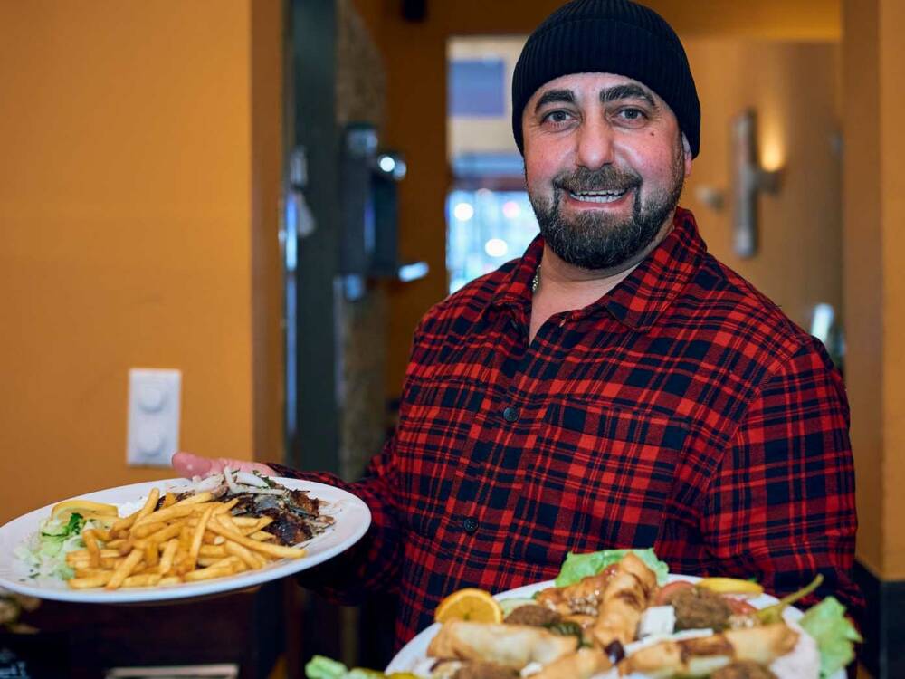 Die Taverna von Inhaber Noah ist fester Bestandteil des Viertels  / ©Marc Sill