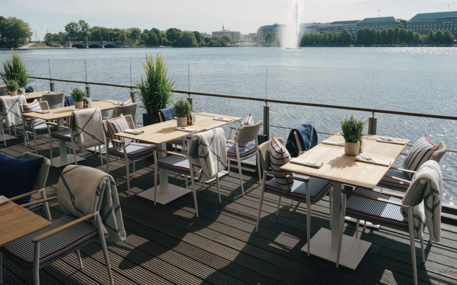 Neues Konzept, neuer Name: Auf dem Deck 4 isst man hanseatisch / ©Max Arens