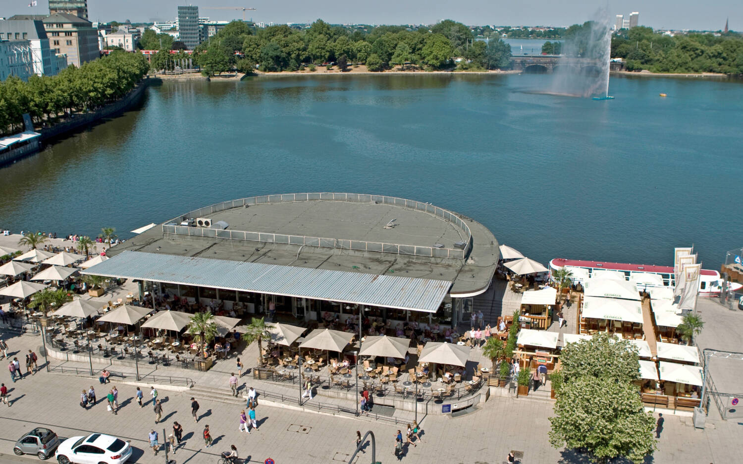 Seit 25 Jahren befindet sich im Alsterpavillon das Alex. Damit ist Ende Oktober Schluss / ©ALEX