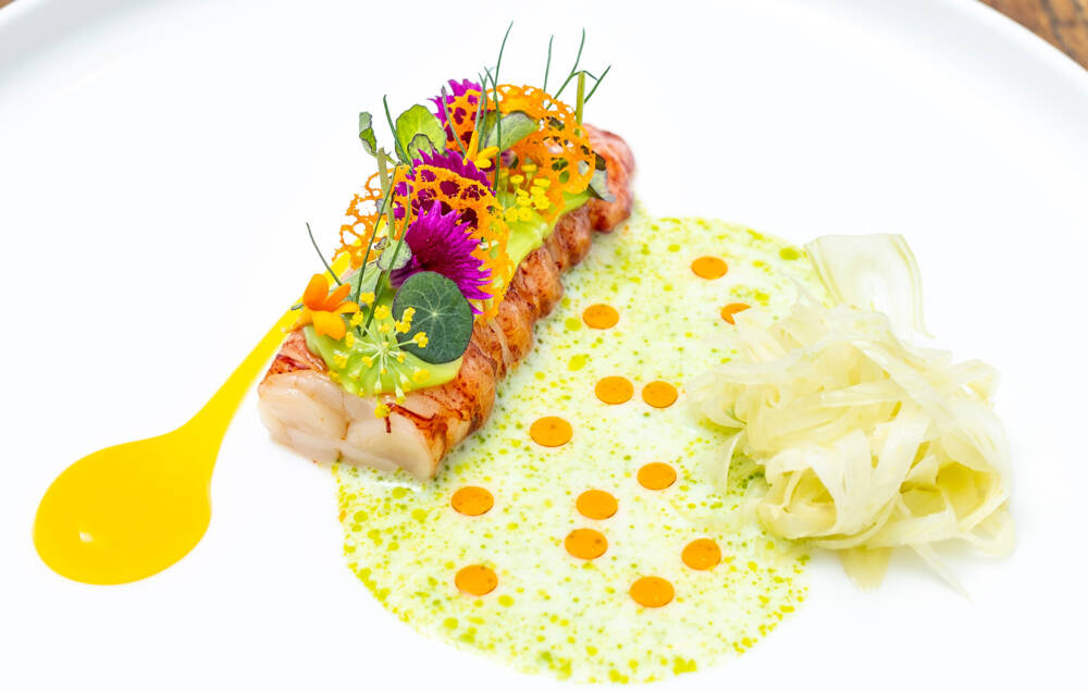 Stefan Fäth tischt exquisite Fischgerichte auf / ©Julia Schumacher