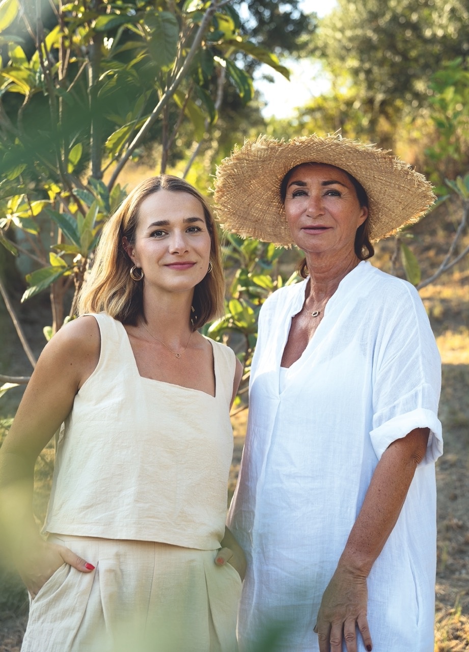 Susanne und Alina Sawallisch präsentieren in ihrem Kochbuch Rezepte aus Griechenland / ©Stephanie Willing