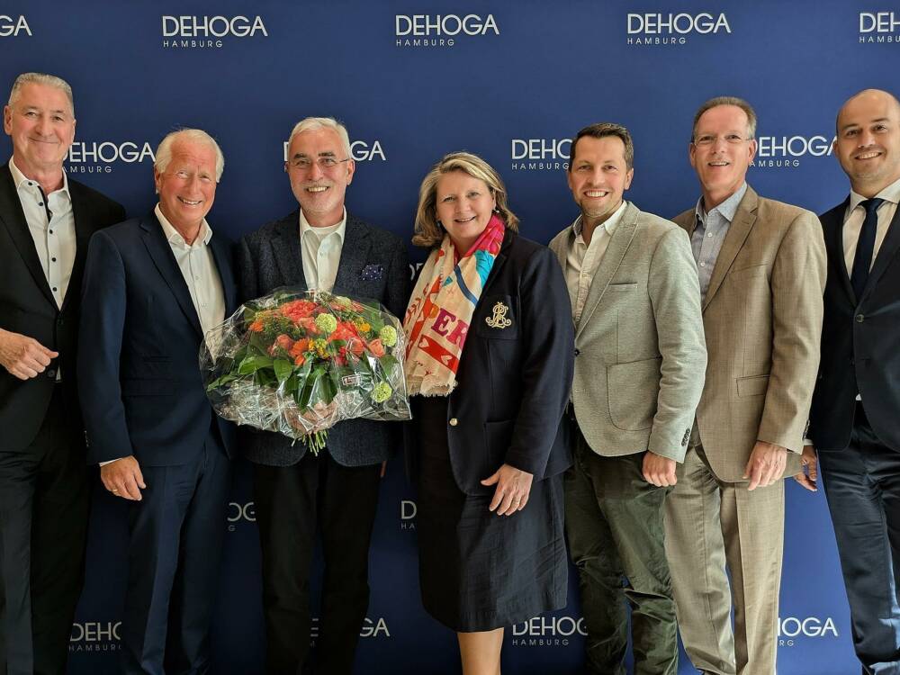 V. l. n. r.: Jens Stacklies, Michael Conrad, Bernd Aufderheide, Kathrin Wirth-Ueberschär, Hannes Vater, Gerald Pütter, Simon Wieck / ©DEHOGA Hamburg
