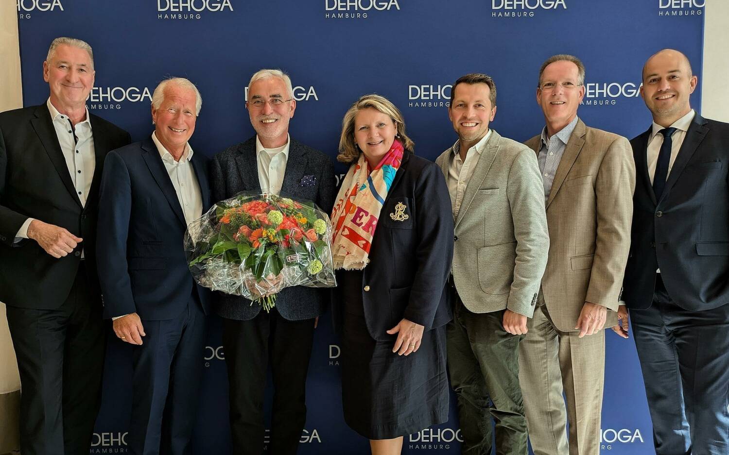 V. l. n. r.: Jens Stacklies, Michael Conrad, Bernd Aufderheide, Kathrin Wirth-Ueberschär, Hannes Vater, Gerald Pütter, Simon Wieck / ©DEHOGA Hamburg