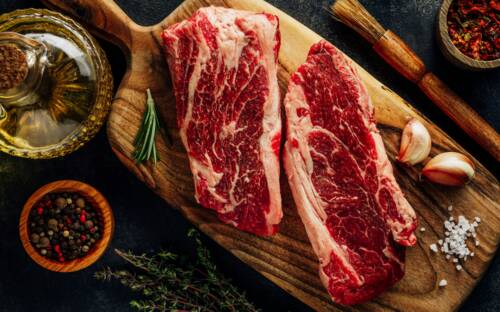 Zartes Fleisch & leckere Suppen im Wellingten in Wellingsbüttel: Hier warten internationale Speisen auf die Gäste / ©Unsplash/ Sergey Kotenev