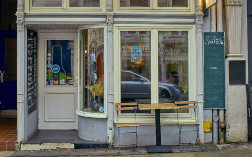 Zur Mittagszeit proppenvoll: Der schwäbische Imbiss „Zum Spätzle“ in der Neustadt / ©Marc Sill