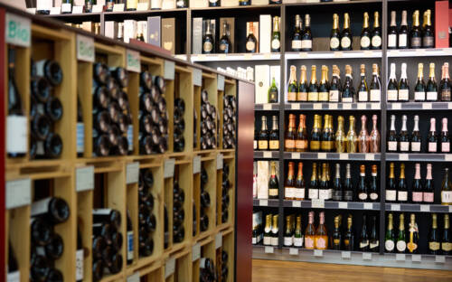 Das Sortiment der Mövenpick Weinläden ist breit international aufgestellt / ©Mövenpick