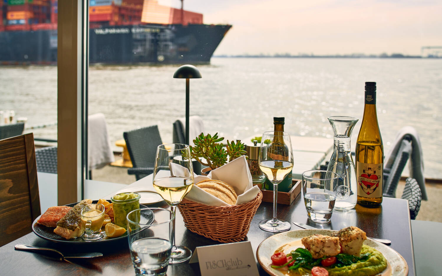 Diese Restaurants in Hamburg überzeugen mit toller Küche und Abendsonne-Garantie /©Marc Sill