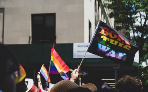 In Hamburg gibt es einige Orte, die zu einem Safer Space für die LGBTQ+ Community geworden sind / ©Bruno Aguirre/Unsplash