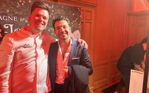 Küchenchef Paul Decker und Inhaber Joshua Stagraczynski vom neu gekürten Sternerestaurant Koer bei der Verleihung vom Guide Michelin / © Genuss-Guide, Mathias Forkel