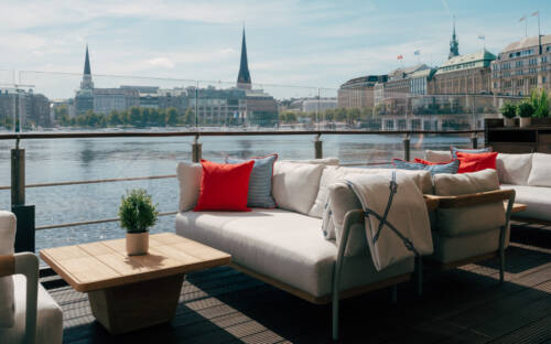 Neues Gastro-Highlight in Hamburg: Das Deck 4 bietet besten Blick auf die Binnenalster / ©Max Arens