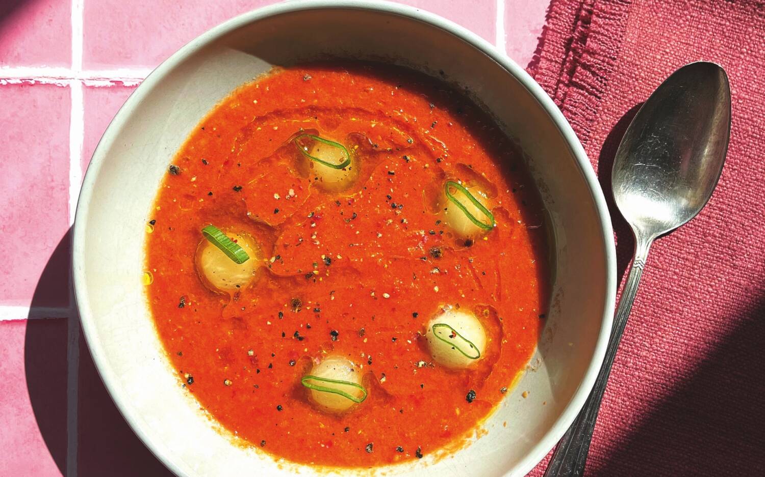 Perfekt für warme Sommertage: Wassermelonen-Gazpacho / ©Elissavet Patrikiou