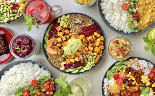 Bunte Bowls von Kaspar Schmauser sind ideal für die gesunde Mittagspause / ©Kaspar Schmauser