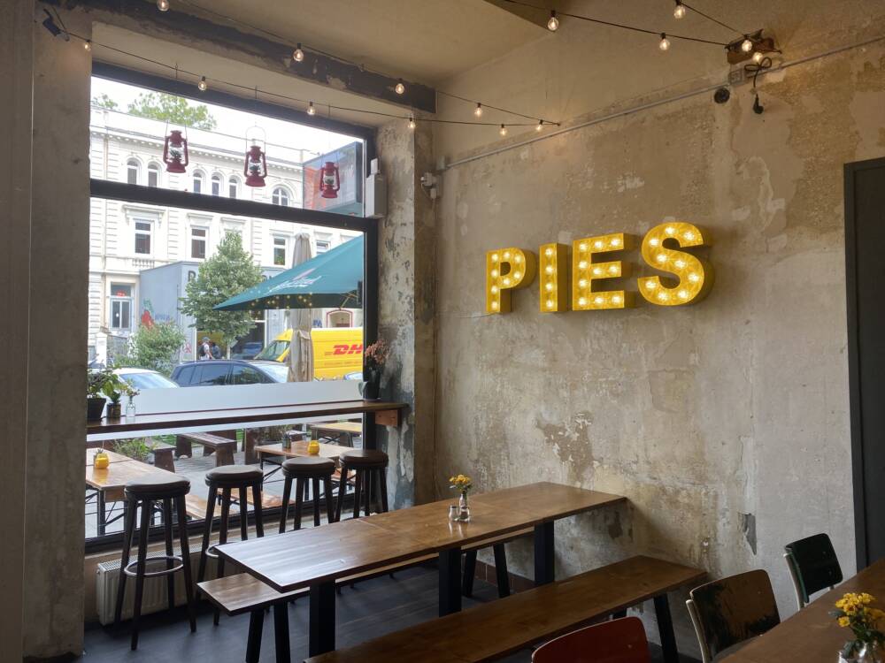 Im lässigen Ambiente gibt’s britische Pasteten: Cheeky Pies Pantry  / ©Karina Engelking