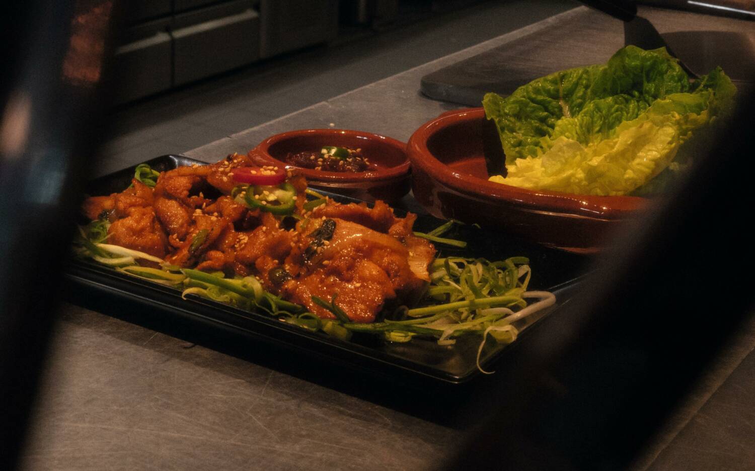 Jaeyuk, würzig mariniertes Schweinefleisch, gehört zu einem Abend im Sulsul dazu / ©Sulsul
