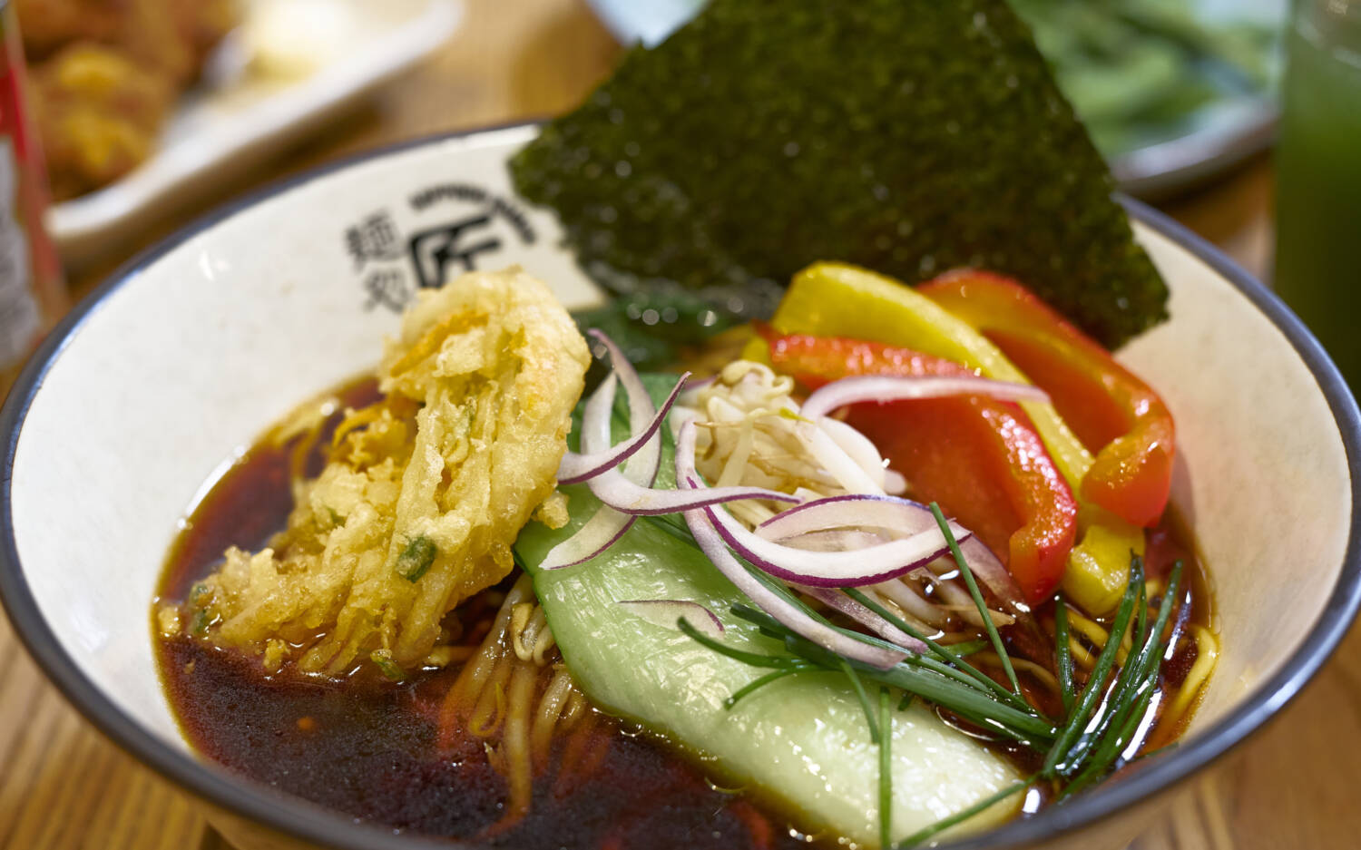 Ramen kann man eigentlich (so gut wie) allem toppen. Bei Takumi gibt’s auch Paprika oben drauf / ©Marc Sill